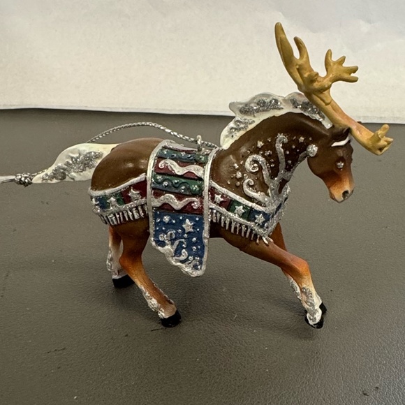 2005 The Trail of Painted Ponies Ornament "Reindeer Roundup" - Picture 4 of 10